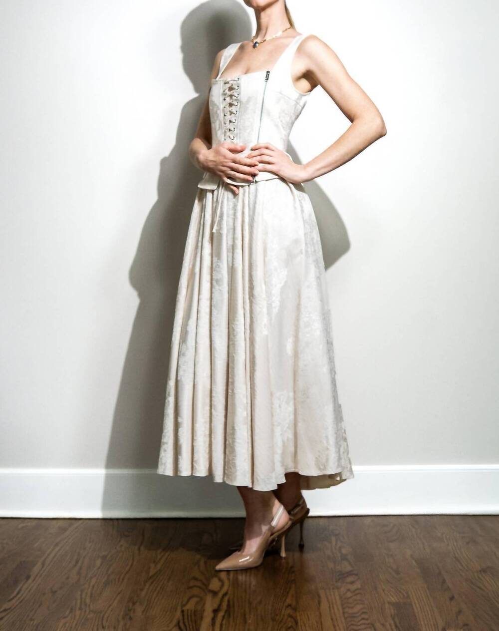 NEW NOCTURNE anastasia corset midi dress in beige